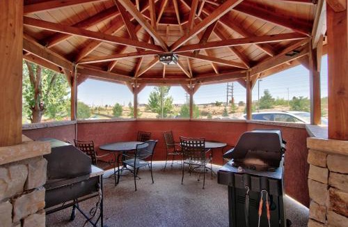 Northeast Colorado Springs Hotel | MCM Elegante Suites