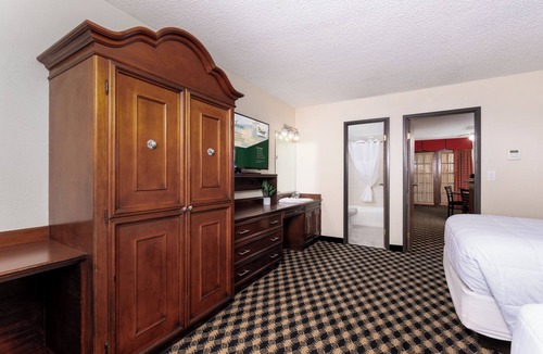 Abilene Hotel | MCM Elegante Suites Abilene