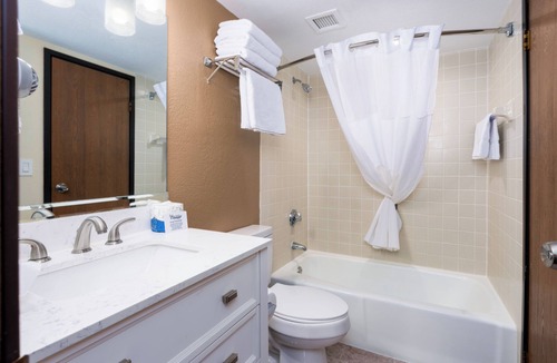 Abilene Hotel | MCM Elegante Suites Abilene