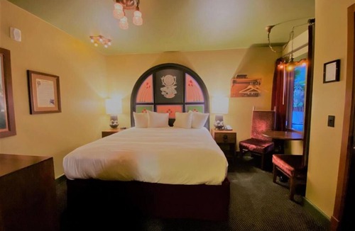 New Tacoma Hotel | McMenamins Elk Temple