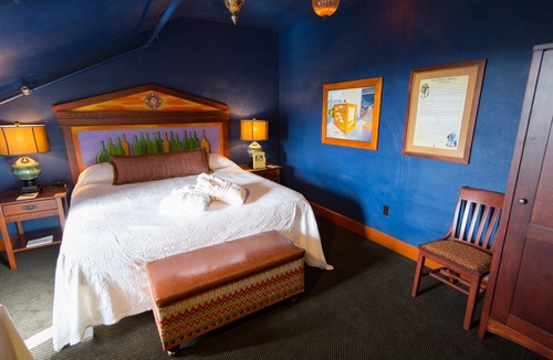 Forest Grove Hotel | McMenamins Grand Lodge