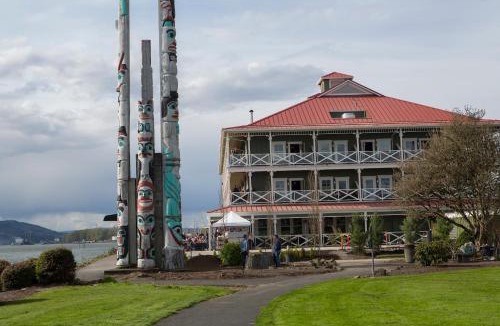 Carrolls Hotel | McMenamins Kalama Harbor Lodge