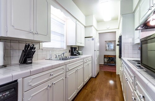 McQueeney House | McQueeney is Full! Lakefront on the Guadalupe River: Cypress Breeze Guesthouse