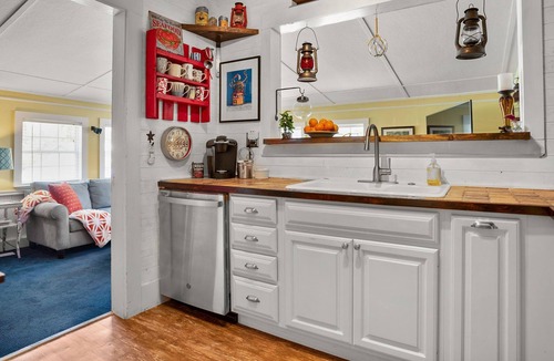 Beaufort House | MCRD Parris Island Grads & Families: Bungalow by the Bay in Beaufort Beaufort SC