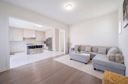 Brampton House | McVean & Countryside | 5BR Spacious | BBQ, Patio