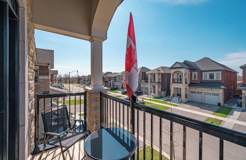 Brampton House | McVean & Countryside | 5BR Spacious | BBQ, Patio