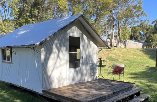 Isleton House | Meadow Cabana - 1 Queen