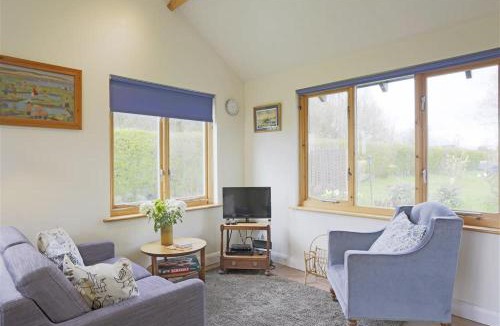 Beccles House | Meadow Cabin