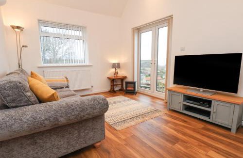 Scarborough House | Meadow Cottage