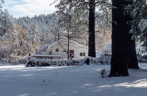 Apple Hill Cabin | Meadow Creek Cabin - Camino, CA