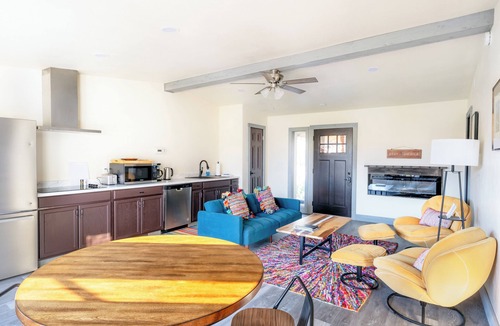 Stanley Cabin | Meadow Creek Suite #09