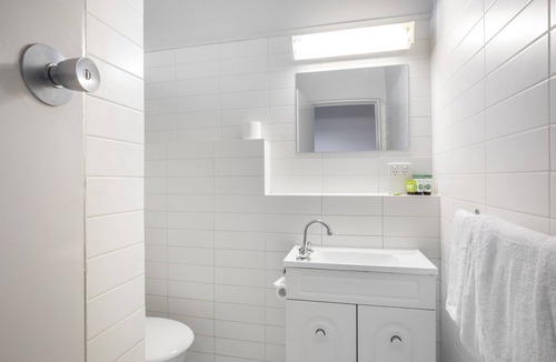 Broadmeadows Hotel | Meadow Inn Hotel-Motel