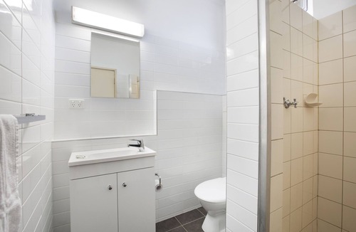 Broadmeadows Hotel | Meadow Inn Hotel-Motel