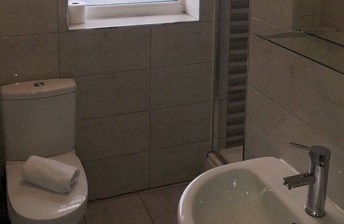 Loughborough Apartment | Meadow Lane Apartment 6