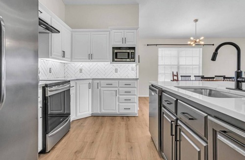 Ardmore House | Meadow Lodge - 78 Acres & Lake @ Road Runner Ranch