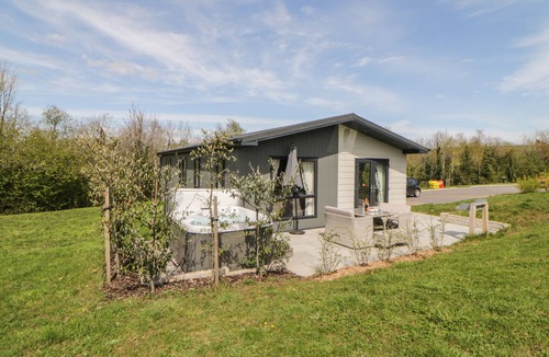 Lifton Cottage | Meadow Lodge