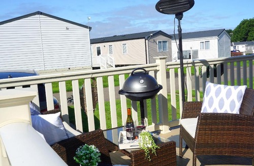 Cayton Bay House | Meadow Lodge