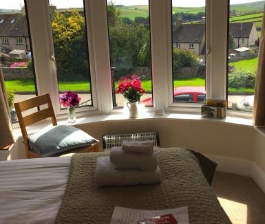 Tideswell Bed & Breakfast | Meadow Lodge