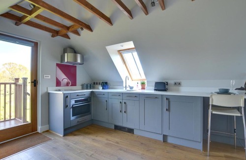 Langton Green Apartment | Meadow Loft