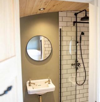 Foolow House | Meadow View - Bottom Cabin