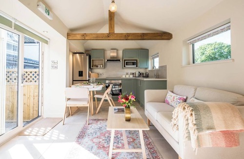 Brampton Apartment | Meadow View, Brampton