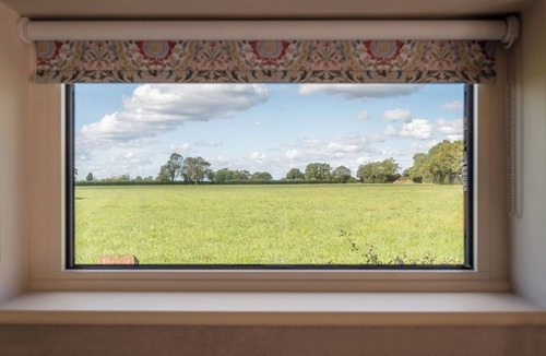 Brampton Apartment | Meadow View, Brampton