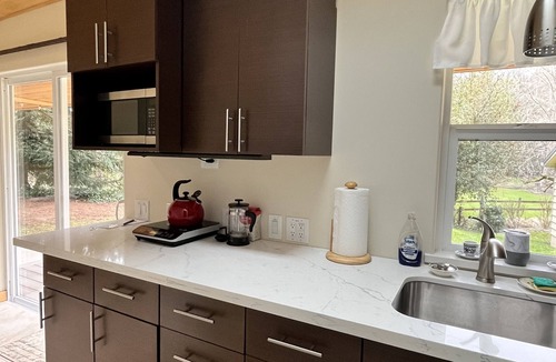 Lake Forest Park Cabin | Meadow View Cabin