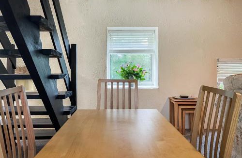 Crich House | Meadow View Cottage