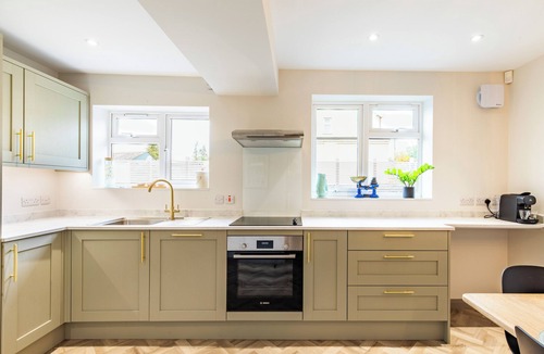 Norwich House | Meadow View Cottage by Leap Escapes