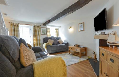 Lympstone House | Meadow View Cottage