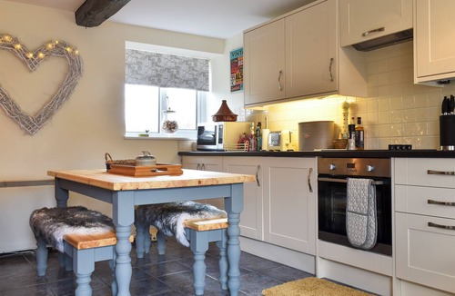 Pickering Cottage | Meadow View Cottage - UK33302