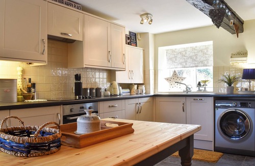 Pickering Cottage | Meadow View Cottage - UK33302