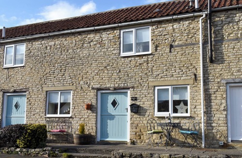 Pickering Cottage | Meadow View Cottage - UK33302