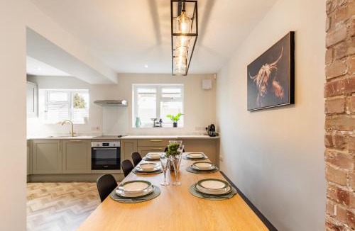 Norwich House | Meadow View Cottage Leap Escapes