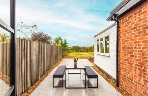 Norwich House | Meadow View Cottage Leap Escapes