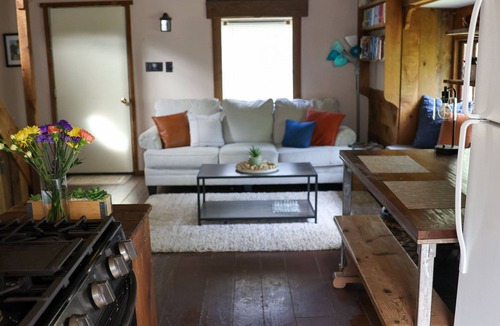 Manheim Cottage | Meadow View Cottage