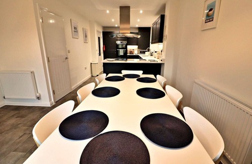 Exeter House | Meadow View, Elm Park