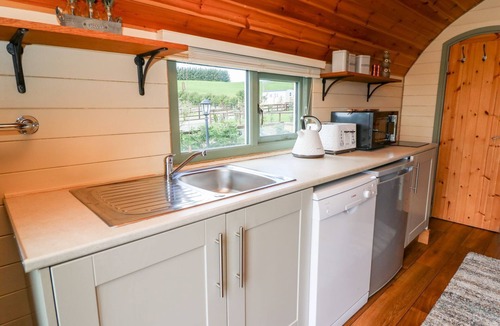Rhayader Cottage | Meadow View - Glamping pod sleeping 2 guests, Pet Friendly