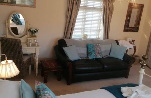 Wighton House | Meadow View Guest House