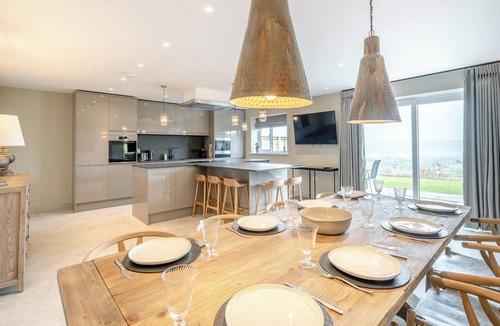 Blackburn Cottage | Meadow View - UK49066