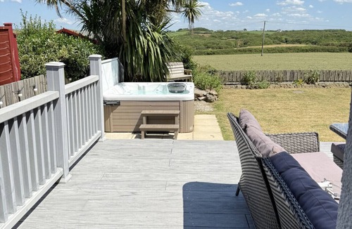 Widemouth Bay House | Meadow View - Widemouth Bay Cornwall