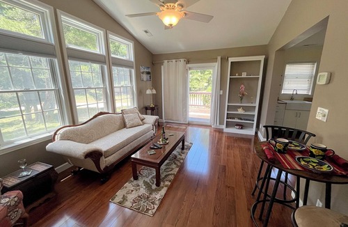 Old Town Apartment | Meadow Winds, A mountain getaway.