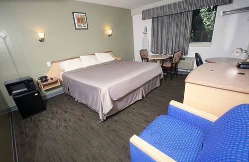 Jericho Hotel | Meadowbrook Motor Lodge