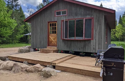Hastings Highlands Cabin | Meadowlark #5