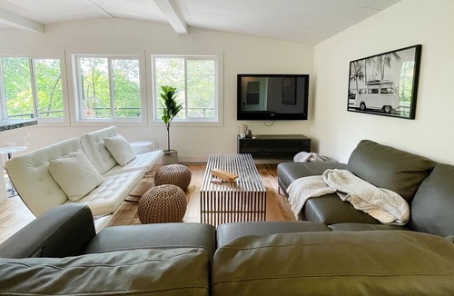 Regina Beach Cabin | Meadowlark Cottage by Bowerbird Stays
