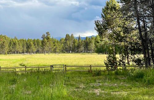 Fir Grove Estates House | Meadowpine Retreat