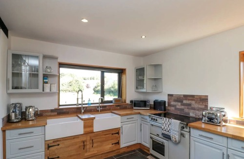 Weaverthorpe House | Meadowside Bungalow