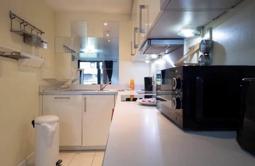 North West Apartment | Meadowside Quay 2BR Apartment