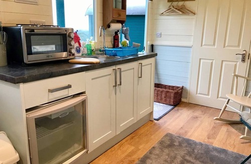 Herstmonceux Cabin | Meadowsweet - luxury Shepherd's Hut, amazing views