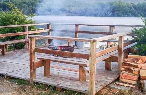 Klamath Apartment | Meadowview Clean & Comfortable Home by River Side